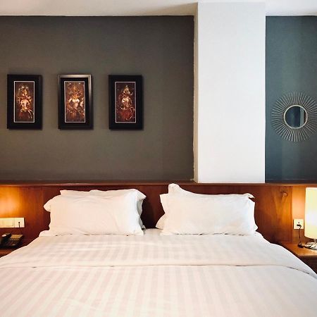 Point Boutique Hotel Phnom Penh Ngoại thất bức ảnh